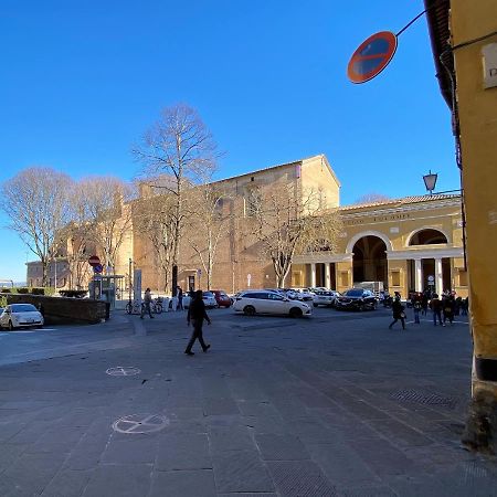 Violante House-Appartamento In Centro Storico Siena Exterior foto
